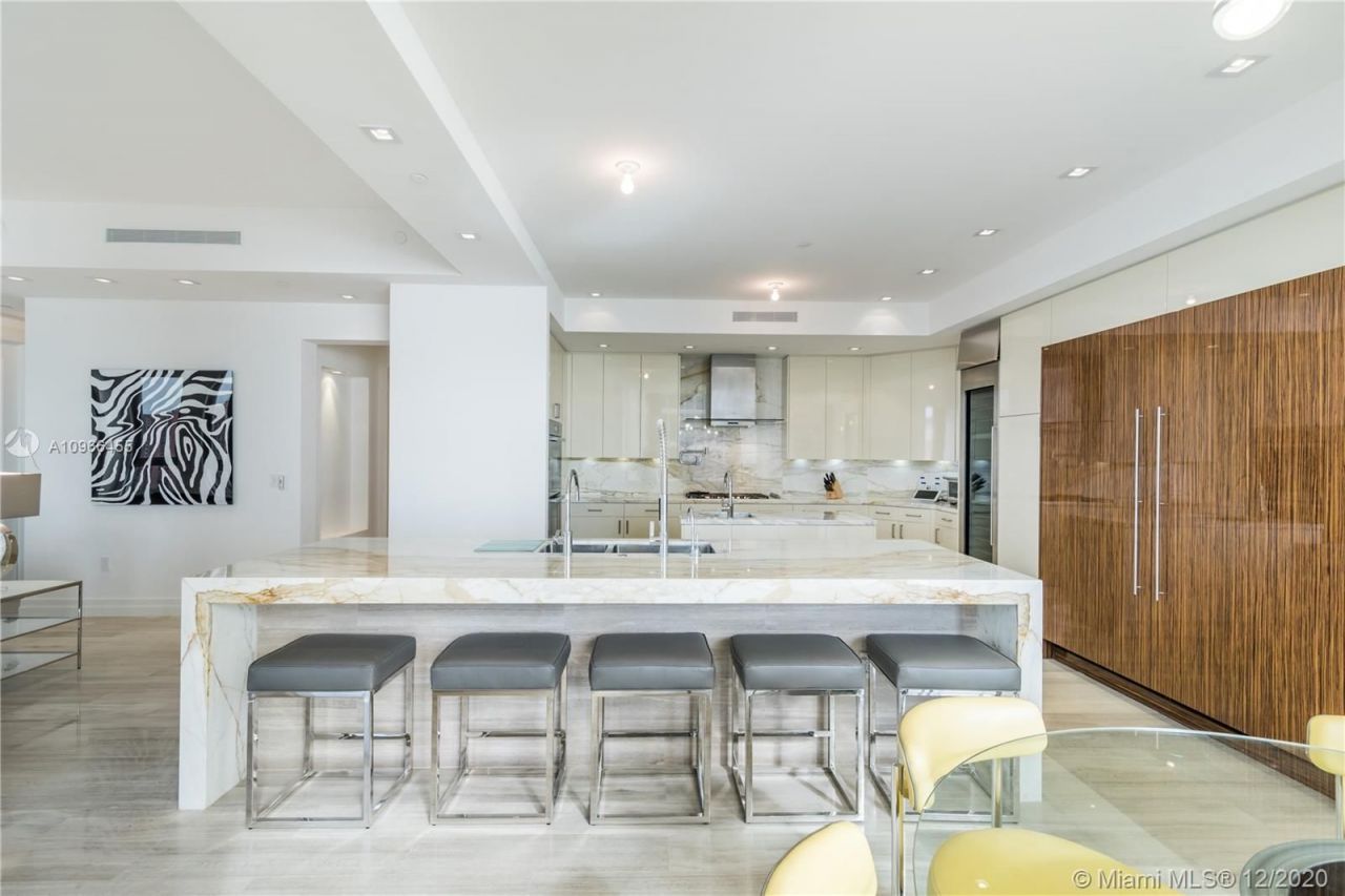 Квартира в Майами, США, 420 м2 фото 2
