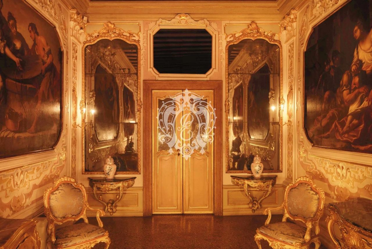 Дом в Венеции, Италия, 1 300 м2 фото 2