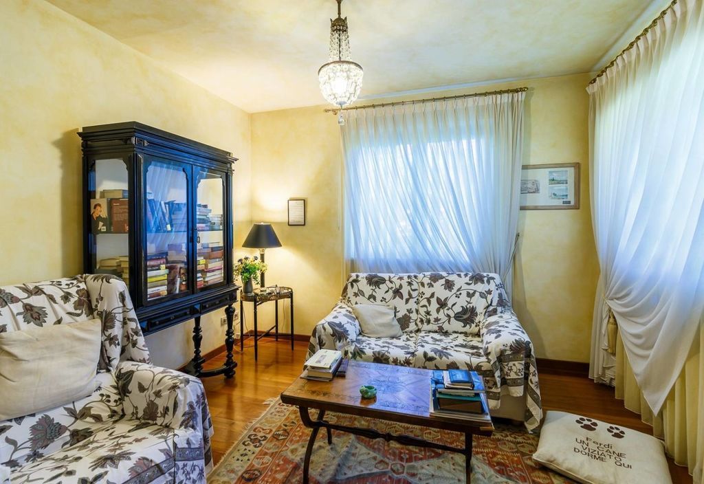Вилла в Форте деи Марми, Италия, 330 м2 фото 5