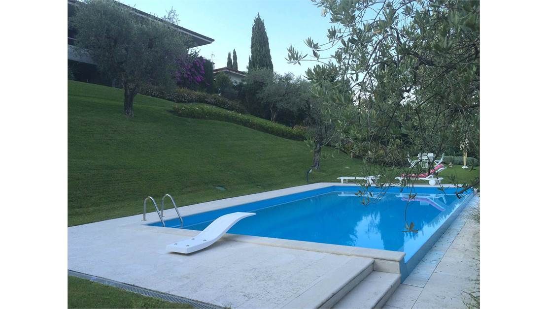 Вилла у озера Гарда, Италия, 750 м2 фото 4