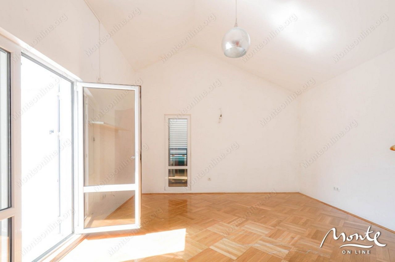 Квартира в Которе, Черногория, 97 м2 фото 2