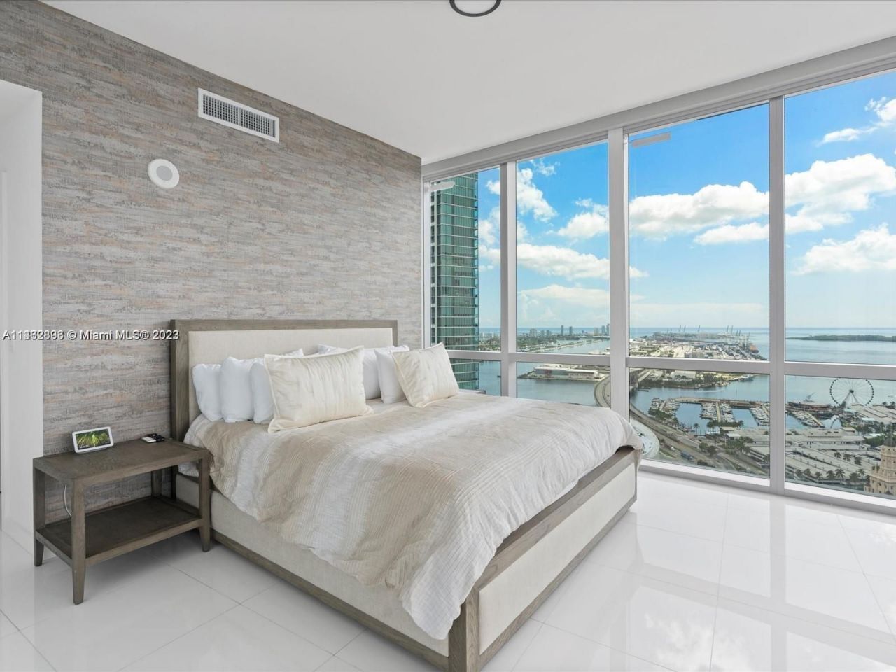 Квартира в Майами, США, 200 м2 фото 2