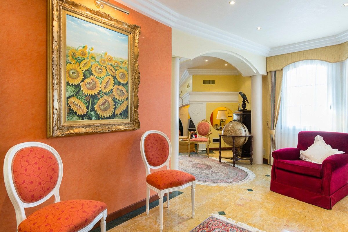 Дом в Варесе, Италия, 350 м2 фото 5
