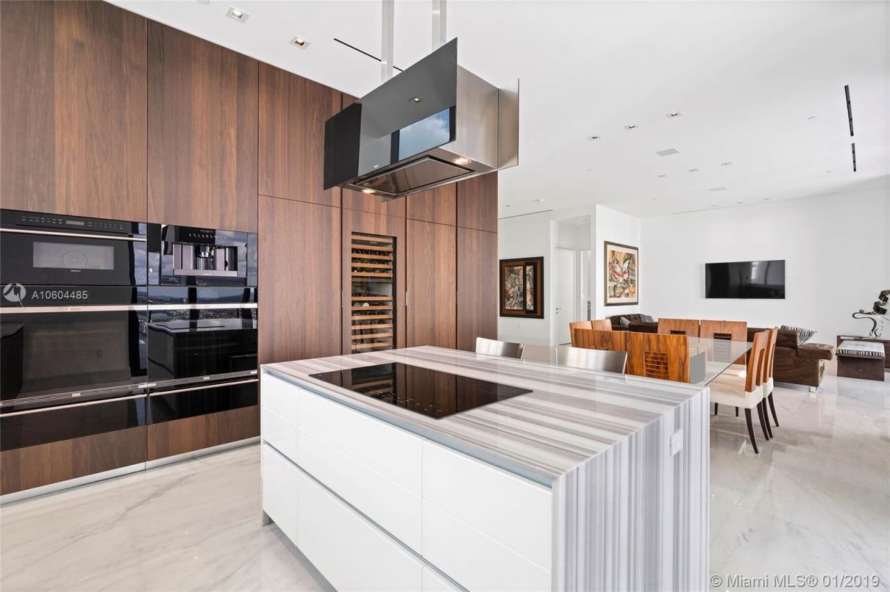 Квартира в Майами, США, 210 м2 фото 2