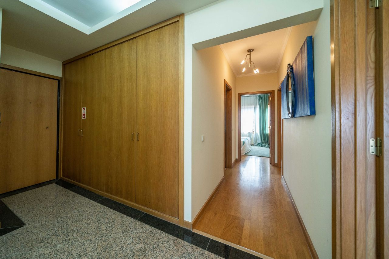 Апартаменты в Вила-Нова-ди-Гая, Португалия, 90 м2 фото 5