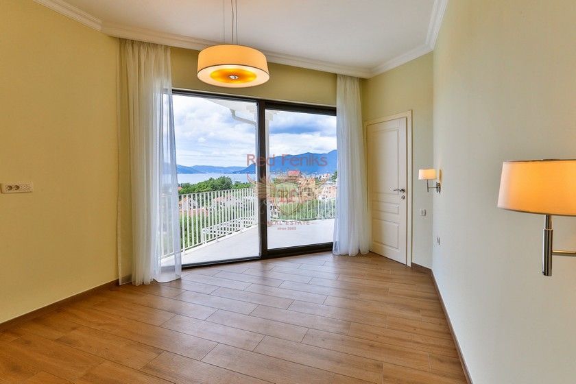 Дом в Тивате, Черногория, 290 м2 фото 2