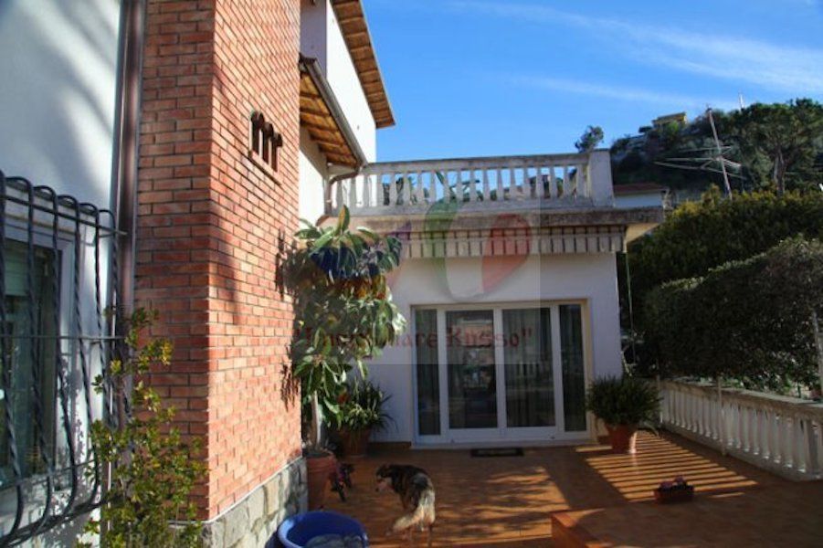 Вилла в Сан-Ремо, Италия, 340 м2 фото 2
