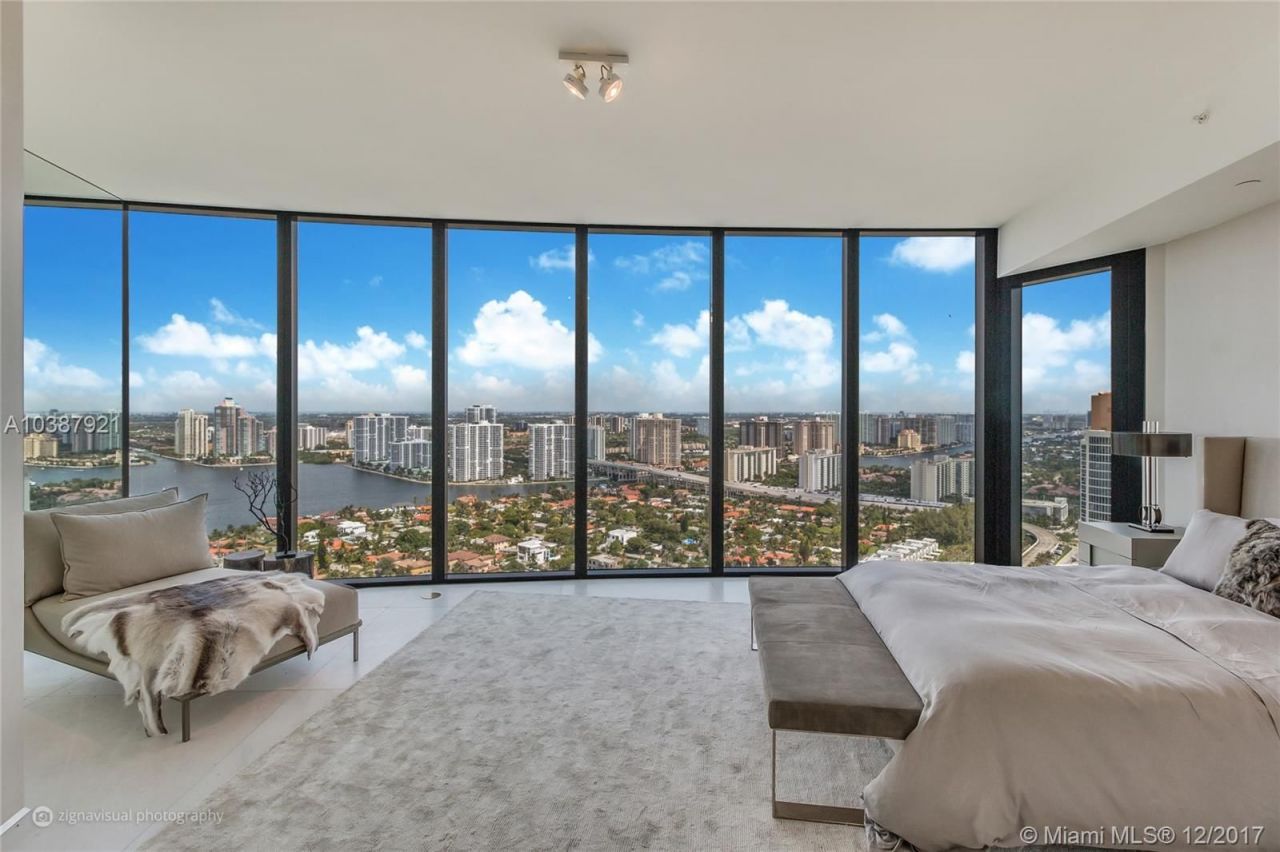 Квартира в Майами, США, 560 м2 фото 2
