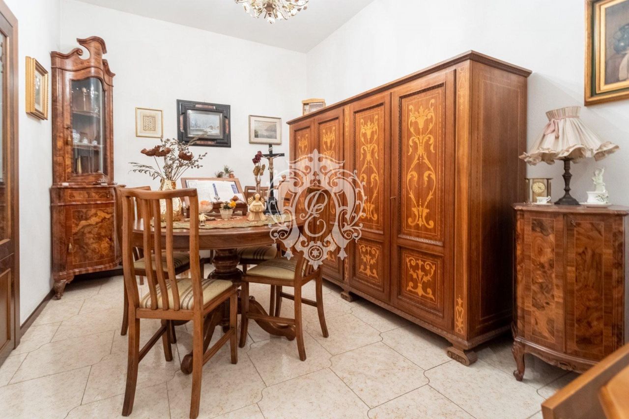 Квартира в Комо, Италия, 140 м2 фото 5