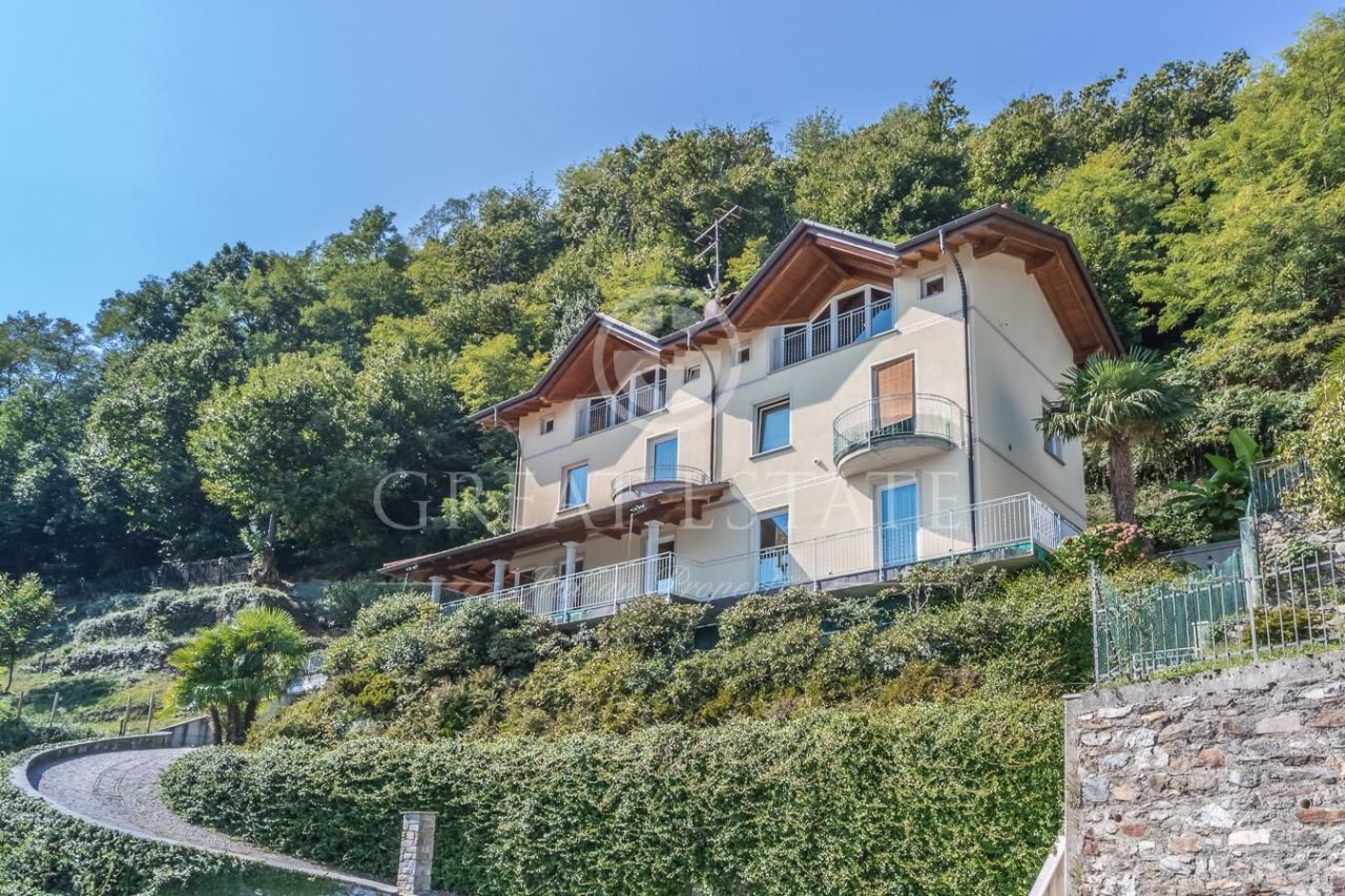 Вилла у озера Комо, Италия, 400 м2 фото 3