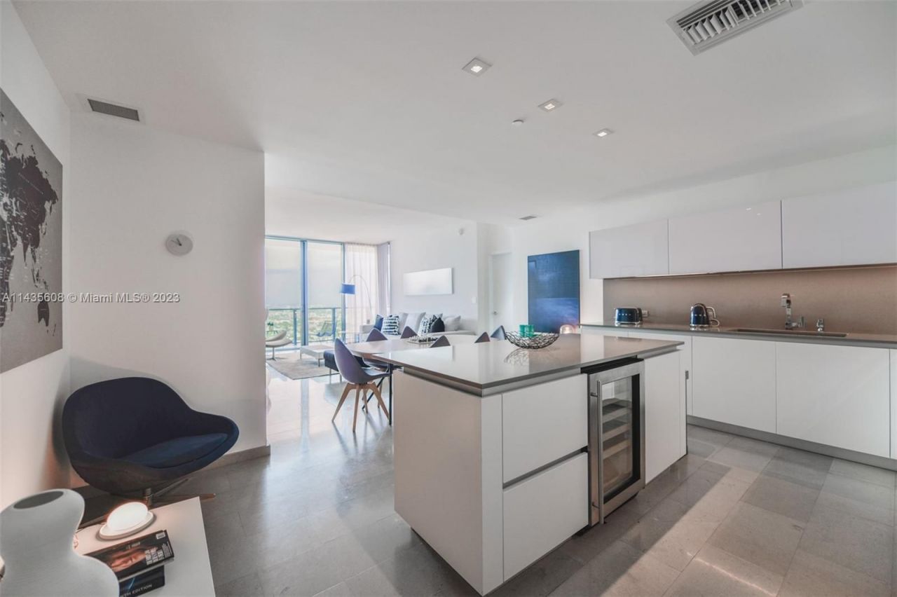 Квартира в Майами, США, 130 м2 фото 2