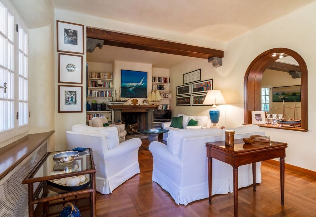 Вилла в Форте деи Марми, Италия, 300 м2 фото 3