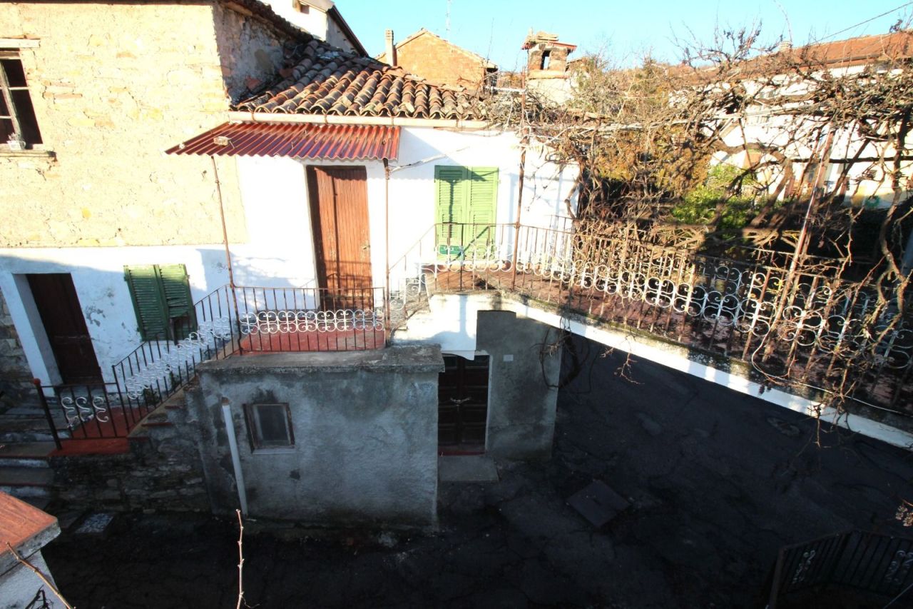 Дом в Алессандрии, Италия, 65 м2 фото 2