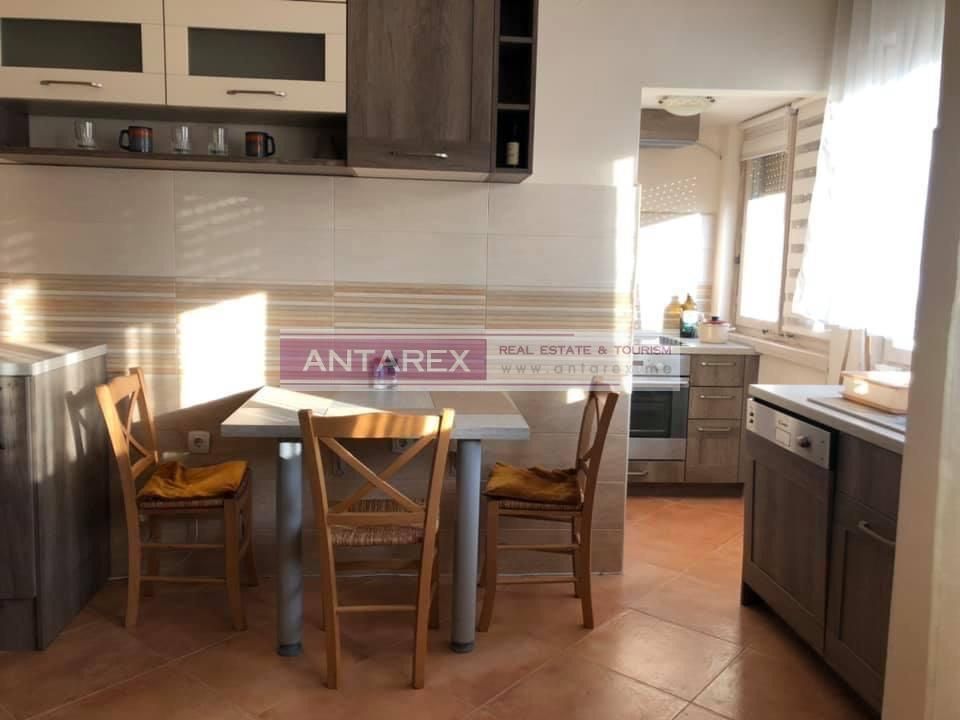 Апартаменты в Тивате, Черногория, 70 м2 фото 3