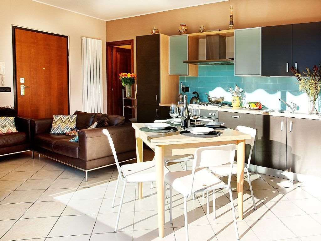 Квартира у озера Комо, Италия, 75 м2 фото 2