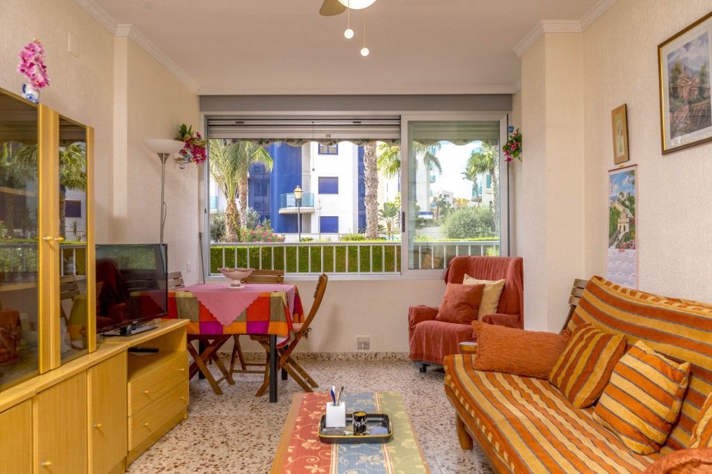 Апартаменты в Пунта Приме, Испания, 70 м2 фото 3
