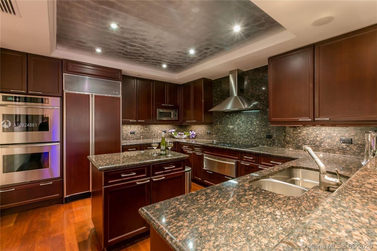 Квартира в Майами, США, 280 м2 фото 2