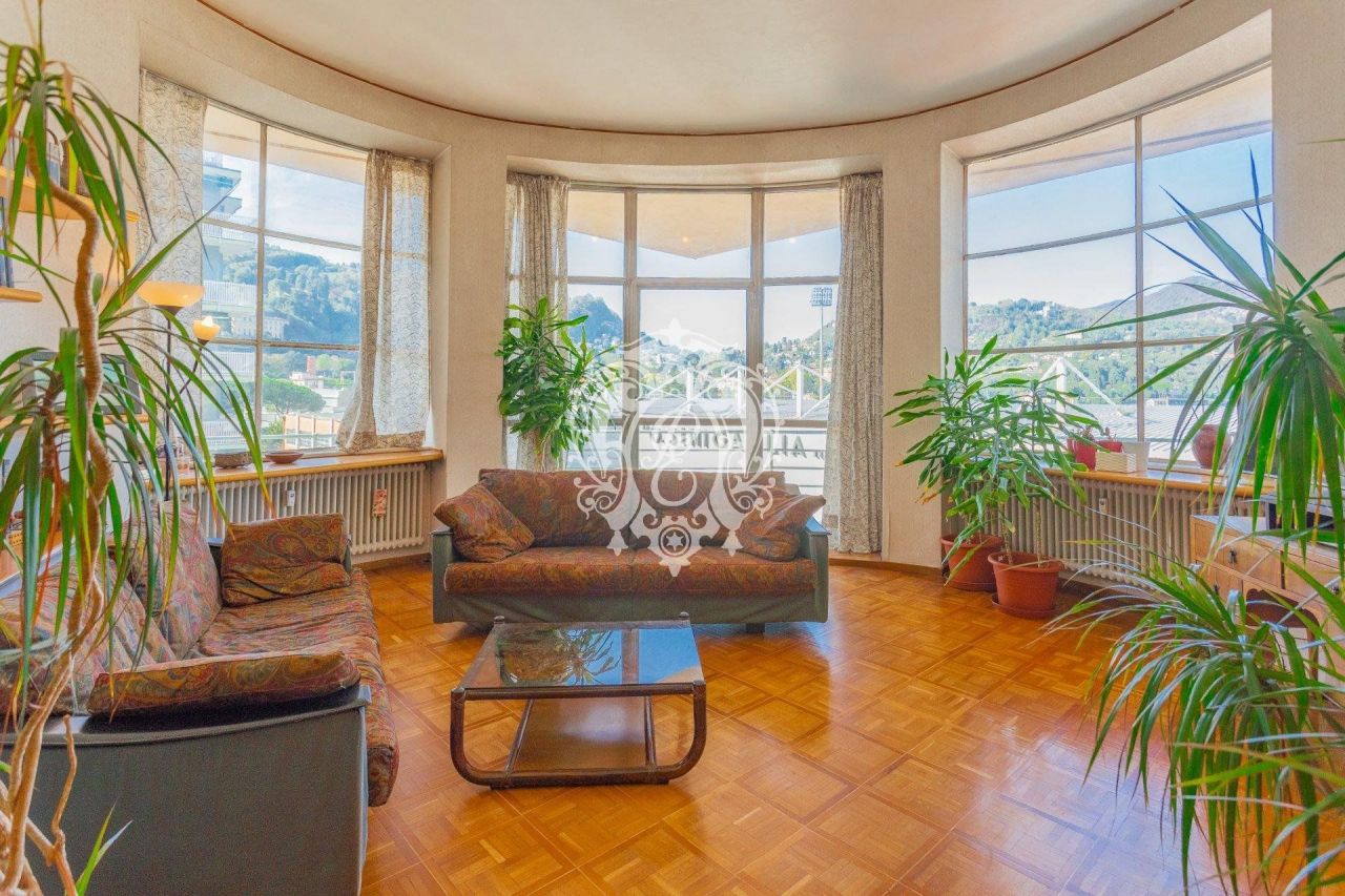 Квартира в Комо, Италия, 182 м2 фото 2