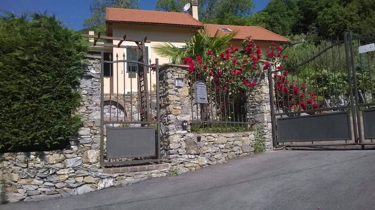 Дом в Генуе, Италия, 270 м2 фото 1