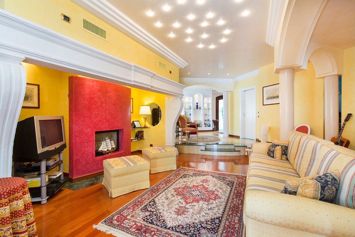 Дом в Варесе, Италия, 350 м2 фото 4
