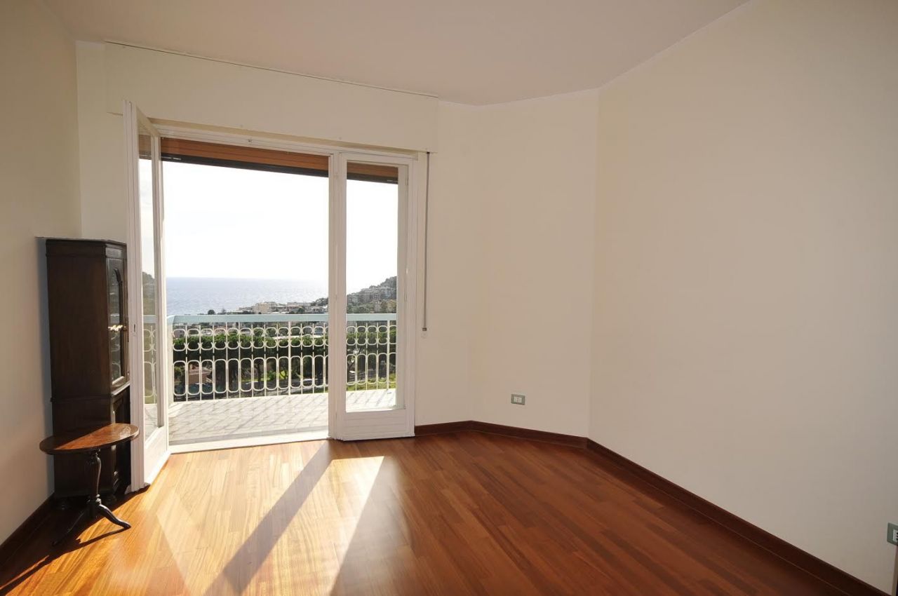 Квартира в Сан-Ремо, Италия, 80 м2 фото 5
