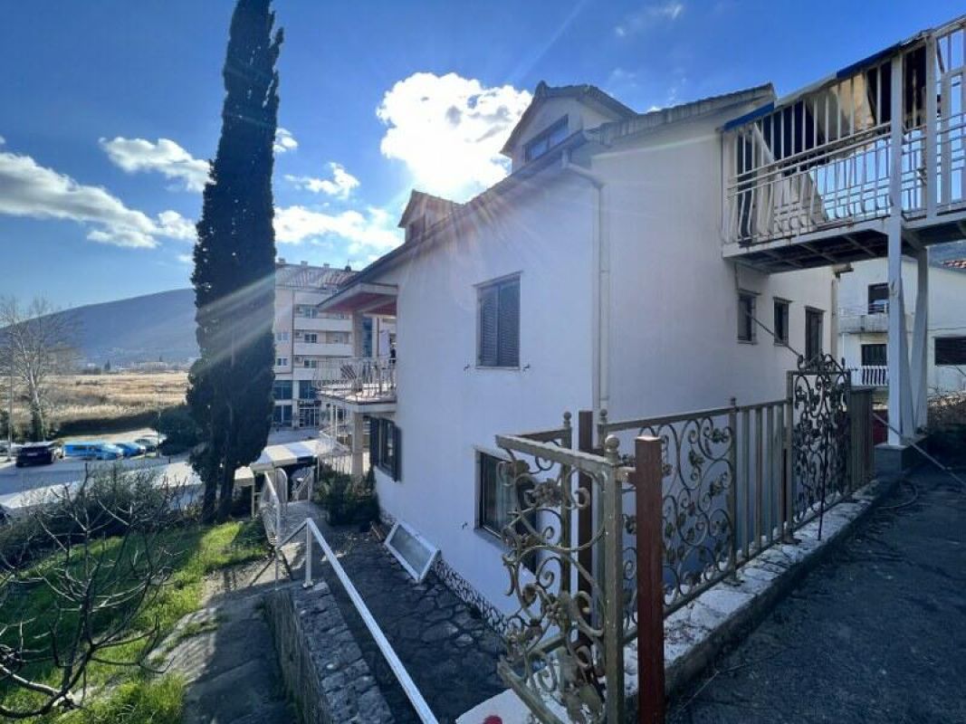 Дом в Херцег-Нови, Черногория, 210 м2 фото 5