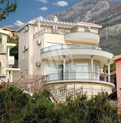 Вилла в Баре, Черногория, 320 м2 фото 1