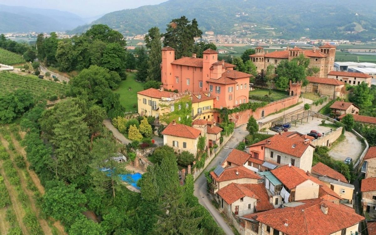 Поместье в Кунео, Италия, 2 500 м2 фото 3