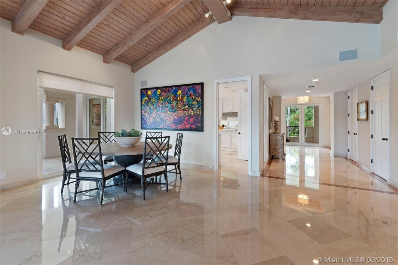 Квартира в Майами, США, 260 м2 фото 3
