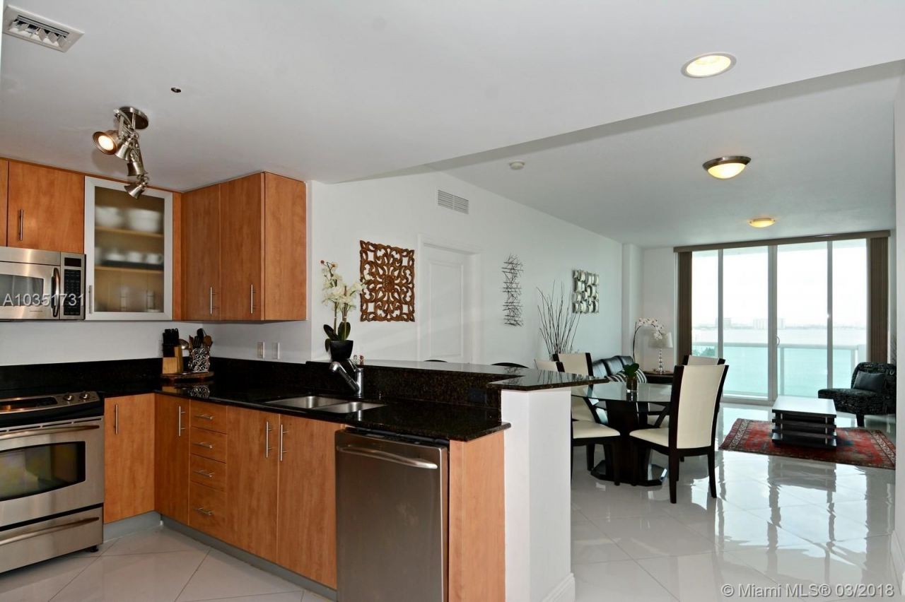 Квартира в Майами, США, 120 м2 фото 2