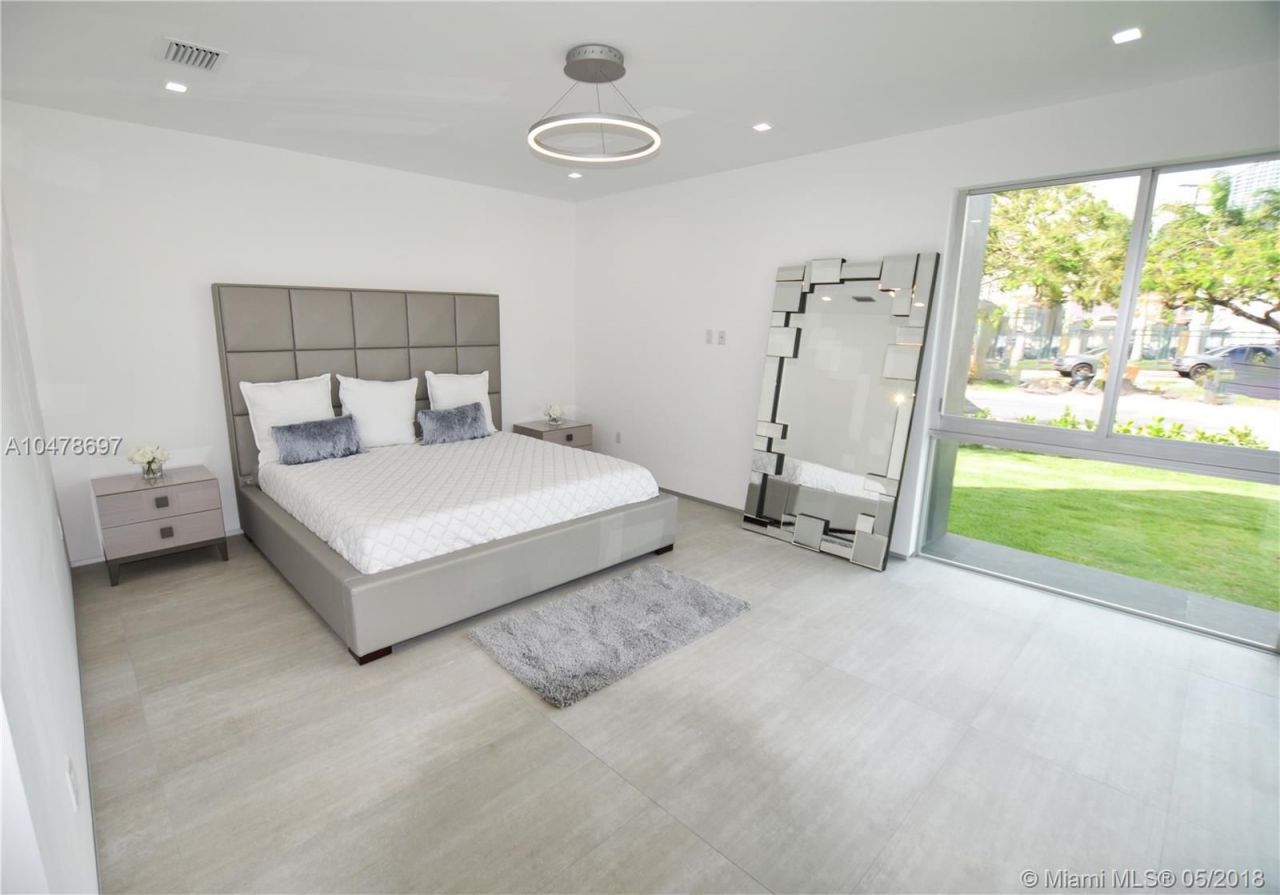 Дом в Майами, США, 350 м2 фото 3