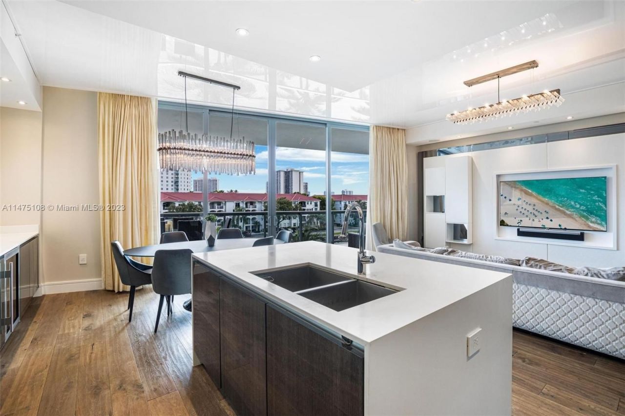 Квартира в Майами, США, 220 м2 фото 2