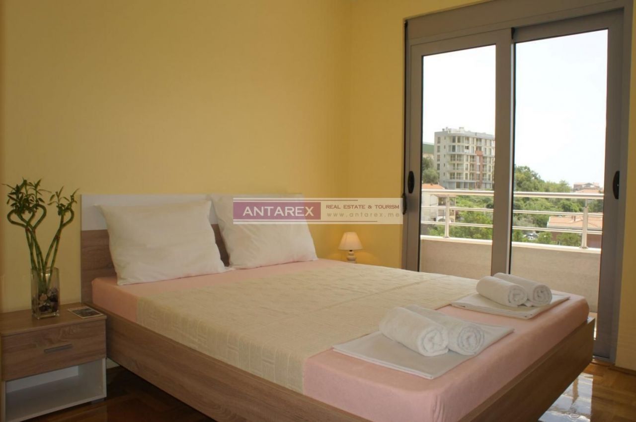 Апартаменты в Бечичи, Черногория, 100 м2 фото 4