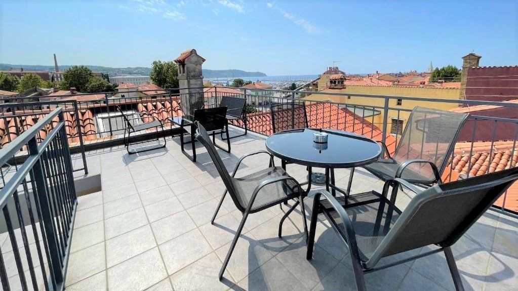 Апартаменты в Изоле, Словения, 65.5 м2 фото 1