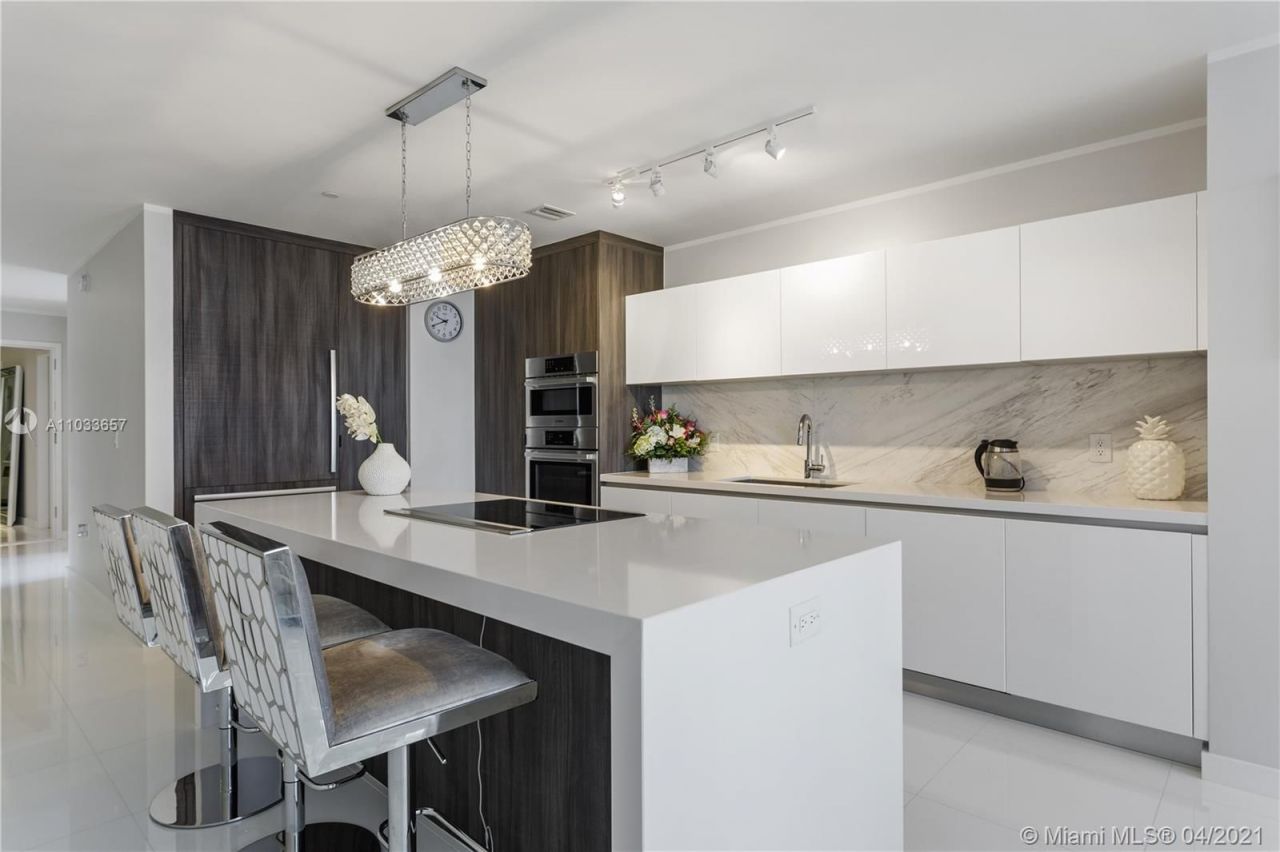 Квартира в Майами, США, 200 м2 фото 3