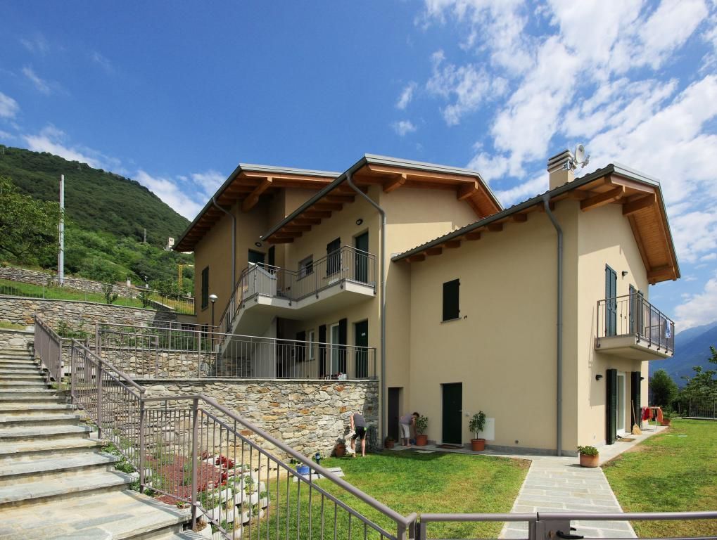 Апартаменты у озера Комо, Италия, 82 м2 фото 5