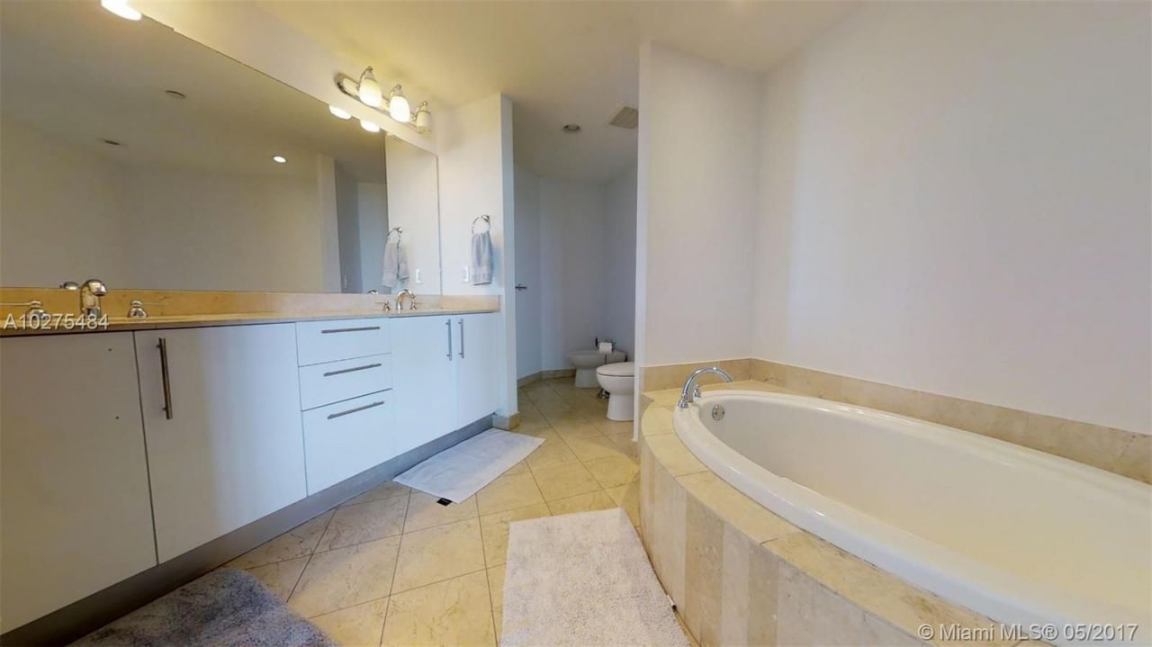 Квартира в Майами, США, 210 м2 фото 2