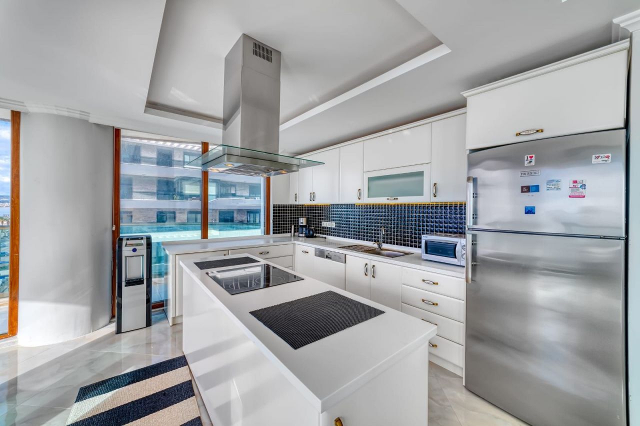 Квартира в Алании, Турция, 240 м2 фото 2