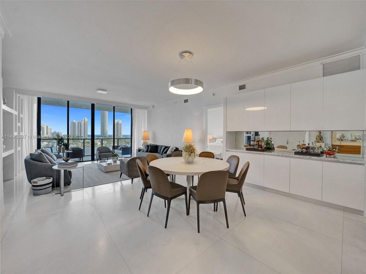 Квартира в Майами, США, 260 м2 фото 5