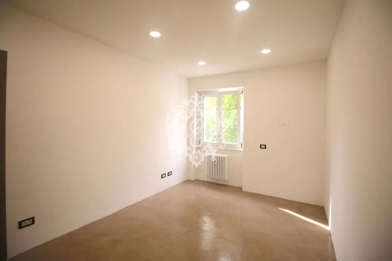 Квартира в Комо, Италия, 105 м2 фото 3