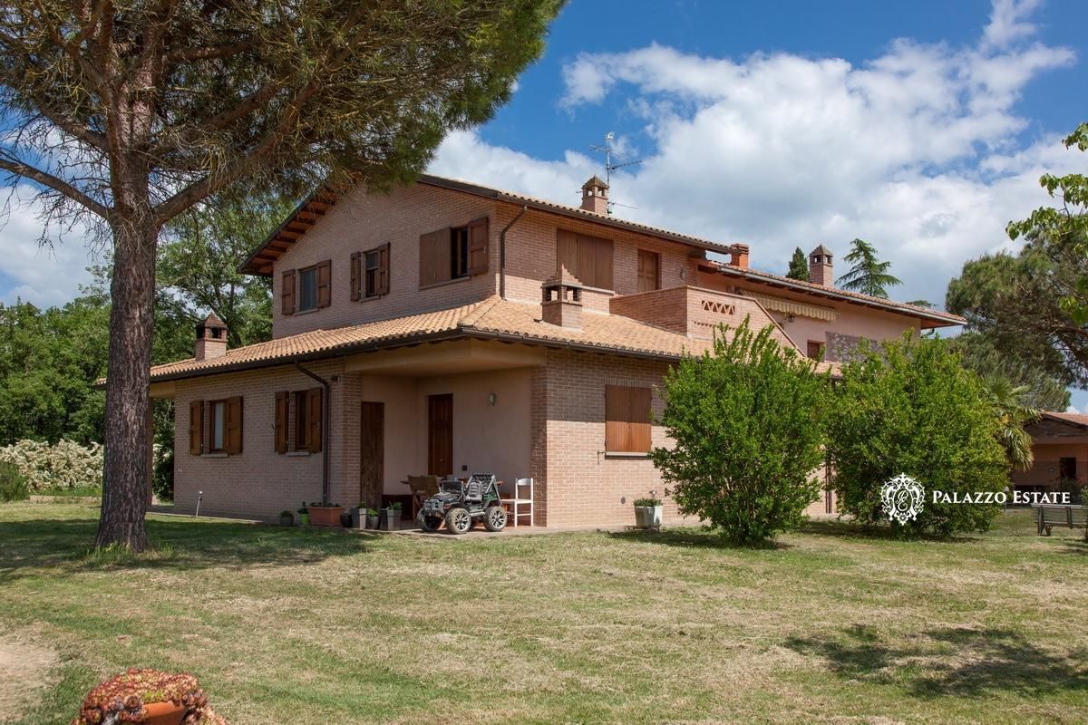 Ферма в Кастильоне-дель-Лаго, Италия, 500 м2 фото 3