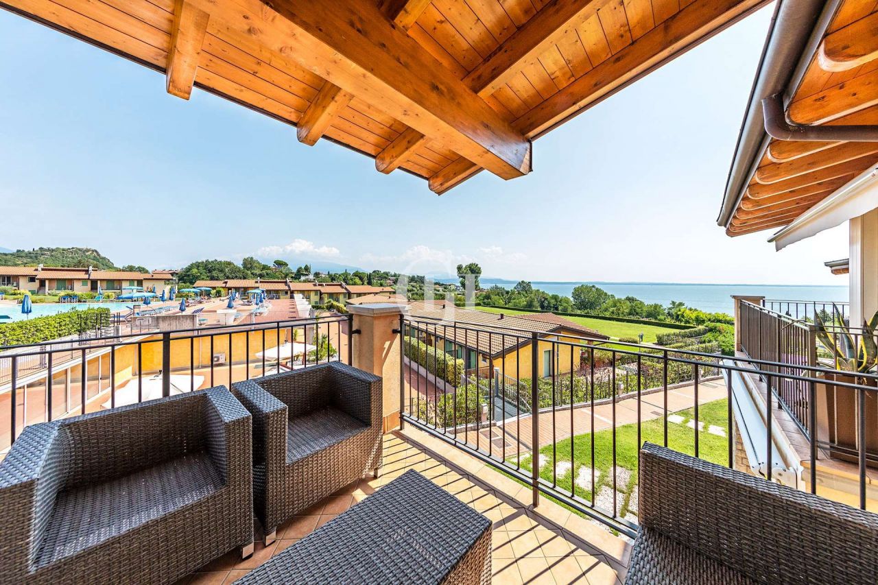 Квартира у озера Гарда, Италия, 78 м2 фото 4