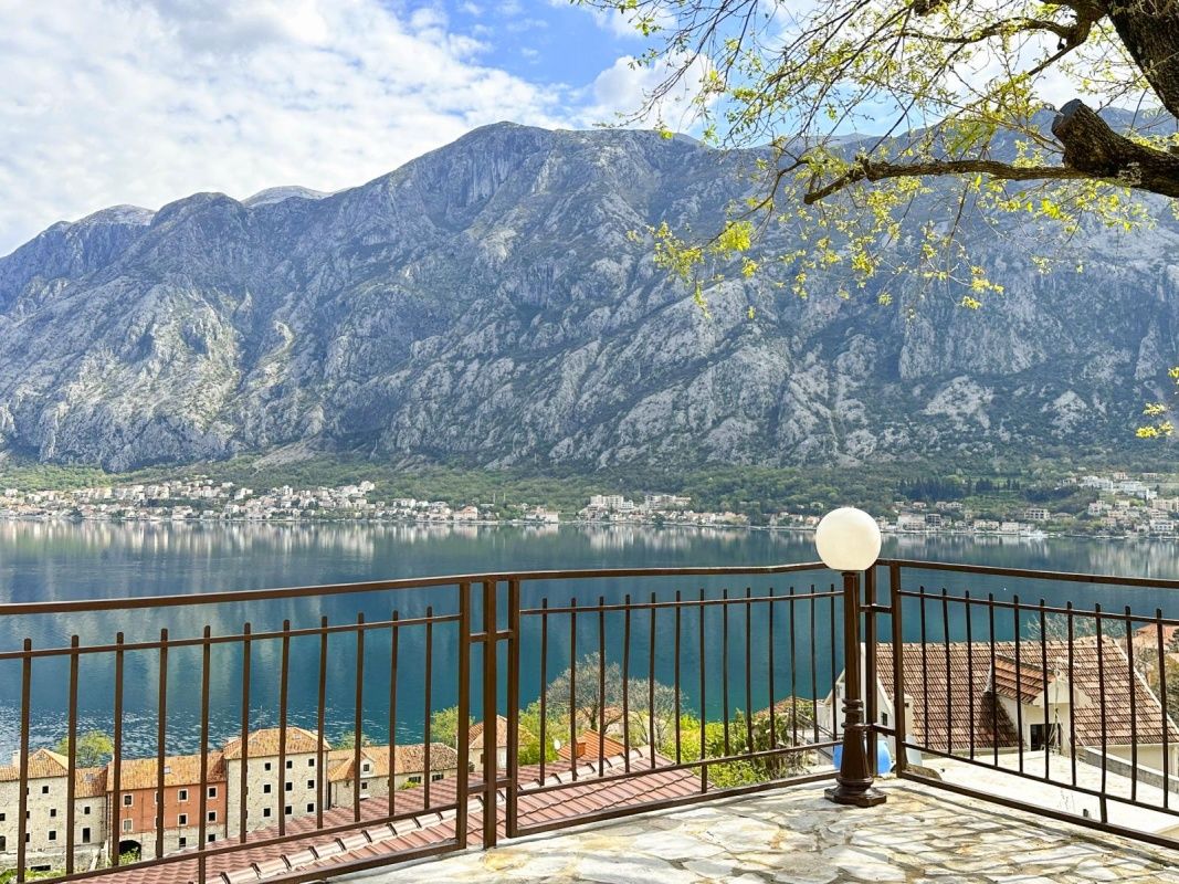 Дом в Которе, Черногория, 75 м2 фото 2