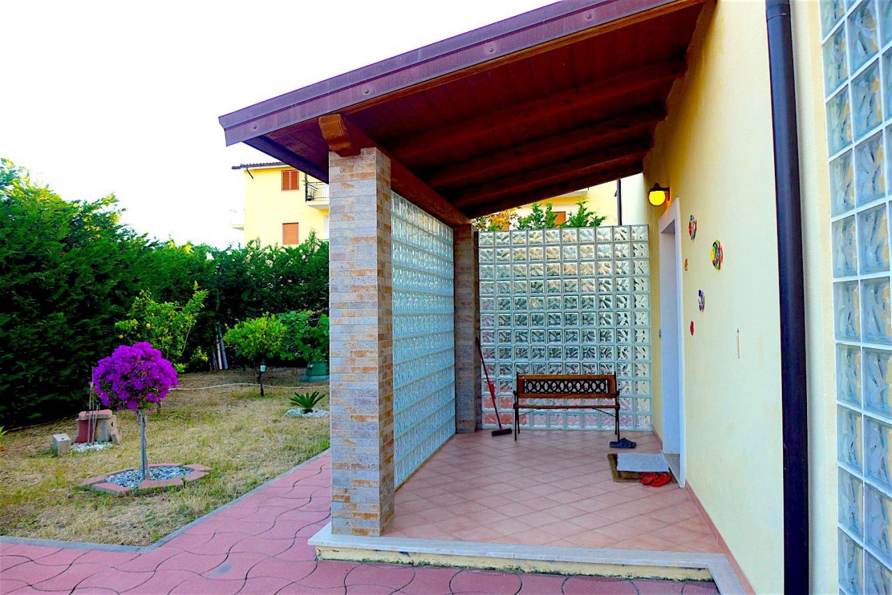 Вилла в Скалее, Италия, 230 м2 фото 3