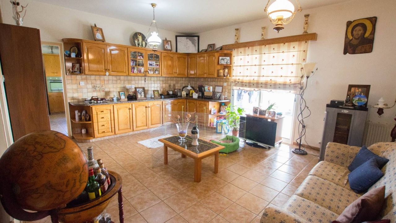 Вилла в Паралимни, Кипр, 200 м2 фото 3