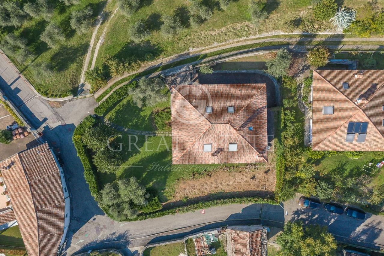 Вилла у озера Комо, Италия, 380 м2 фото 4