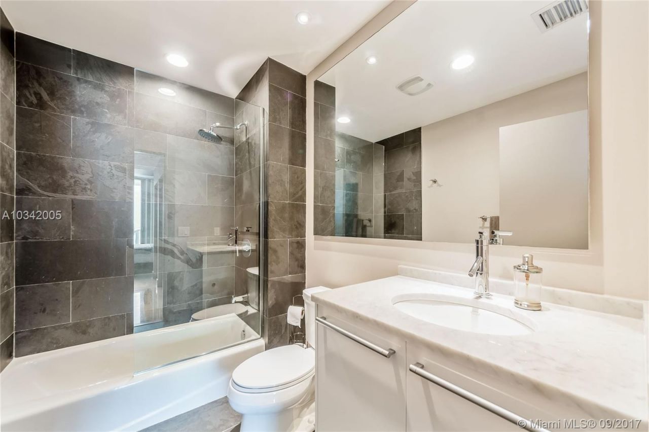 Квартира в Майами, США, 200 м2 фото 5