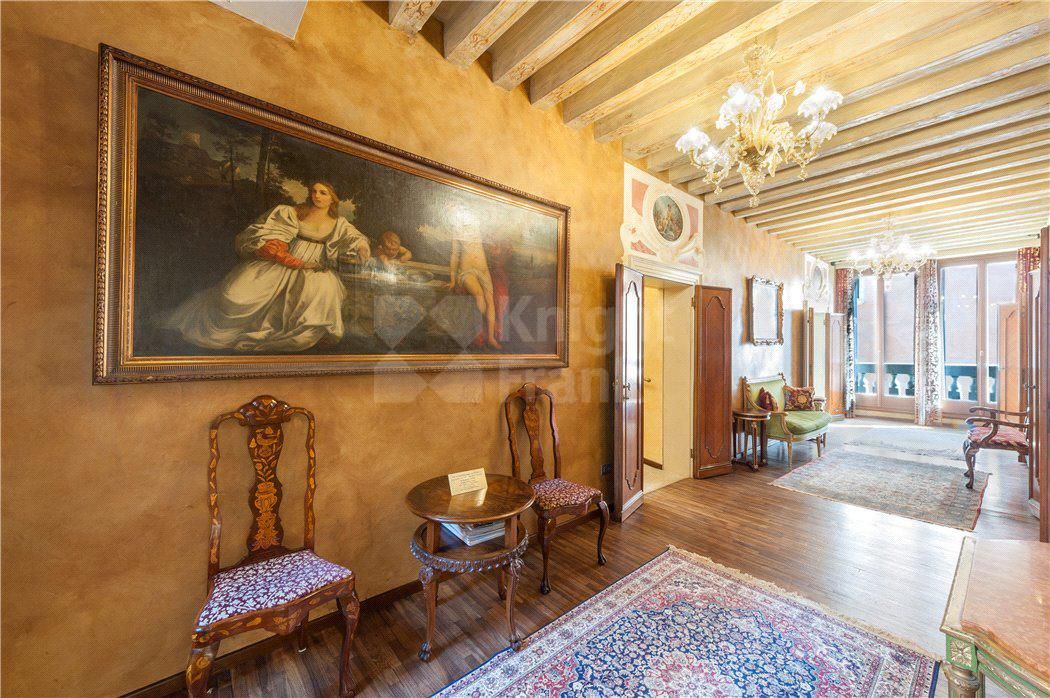 Особняк в Венеции, Италия, 374 м2 фото 2