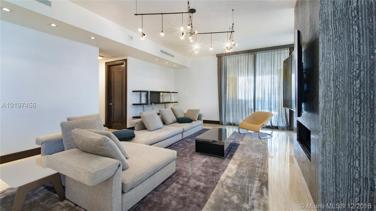 Квартира в Майами, США, 440 м2 фото 4