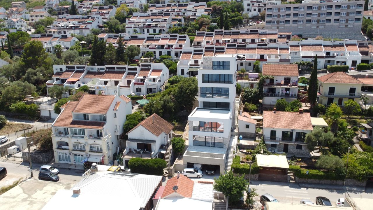Вилла в Тивате, Черногория, 150 м2 фото 4
